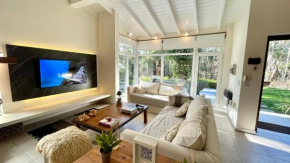 Espectacular casa en Cariló frte al Golf 8 personas